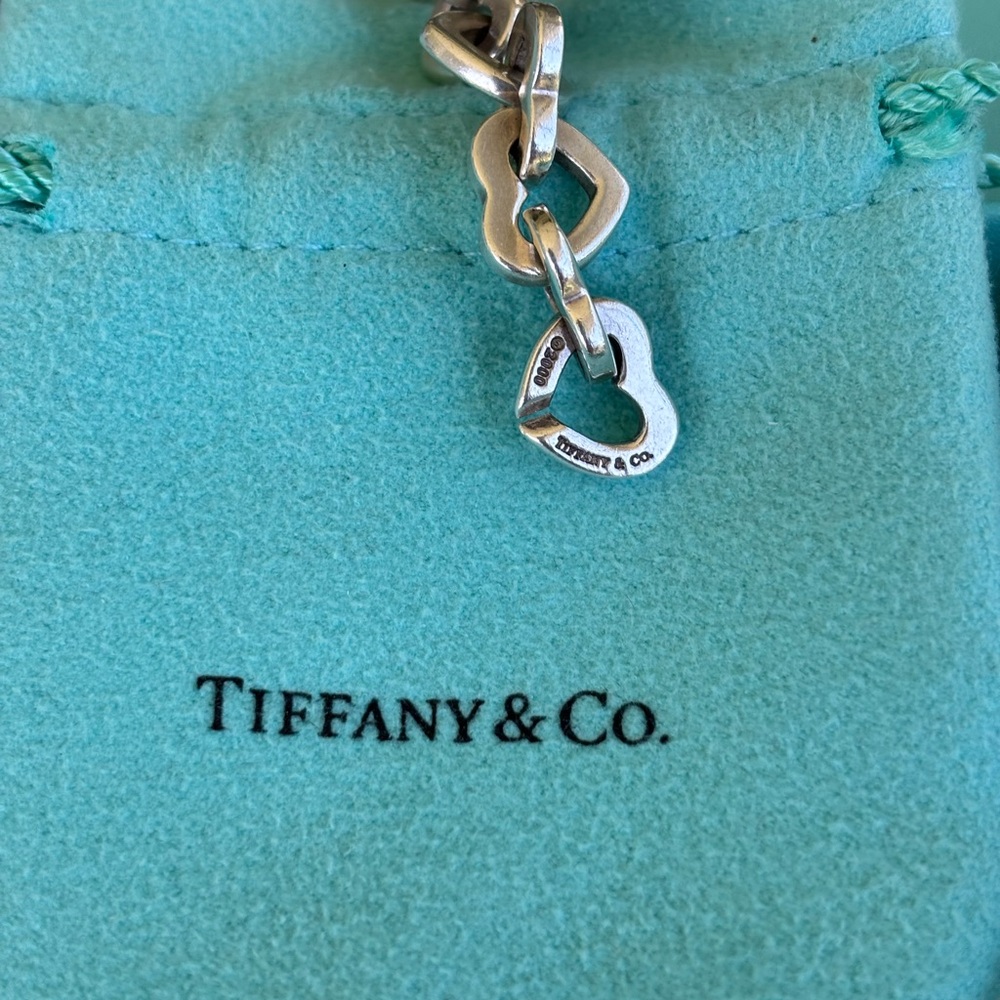 Tiffany & Co. authentic sterling silver & 18k gold interlocking heart bracelet - Picture 3 of 9